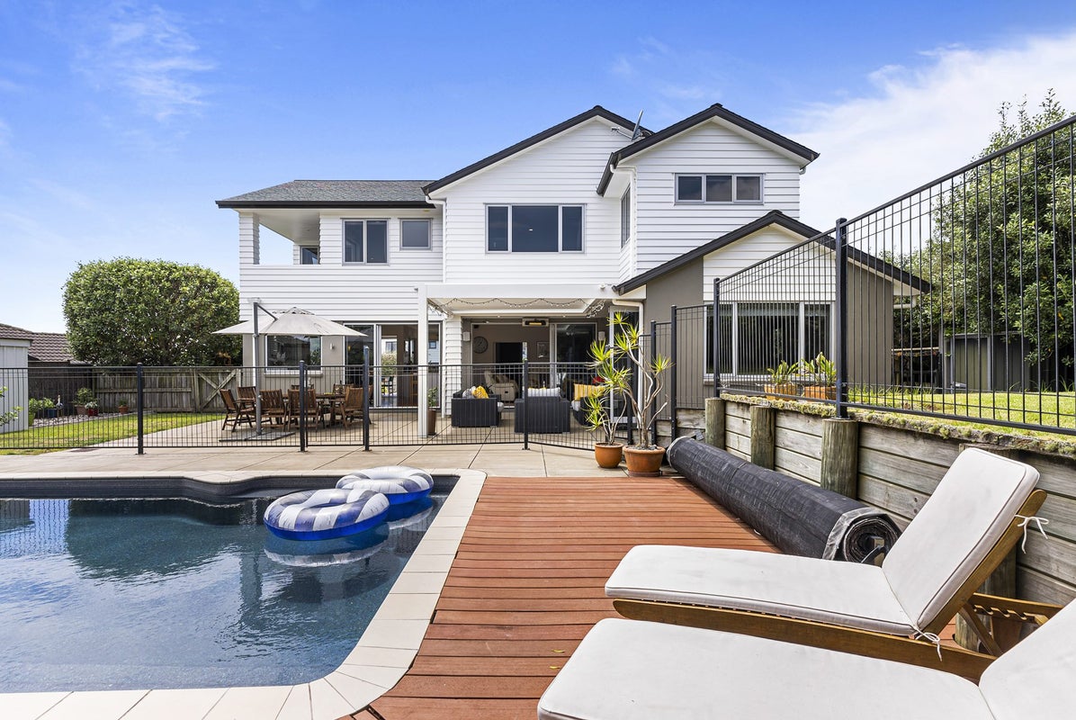 18 Columbia Crescent, Beachlands, Auckland - Carousel 2