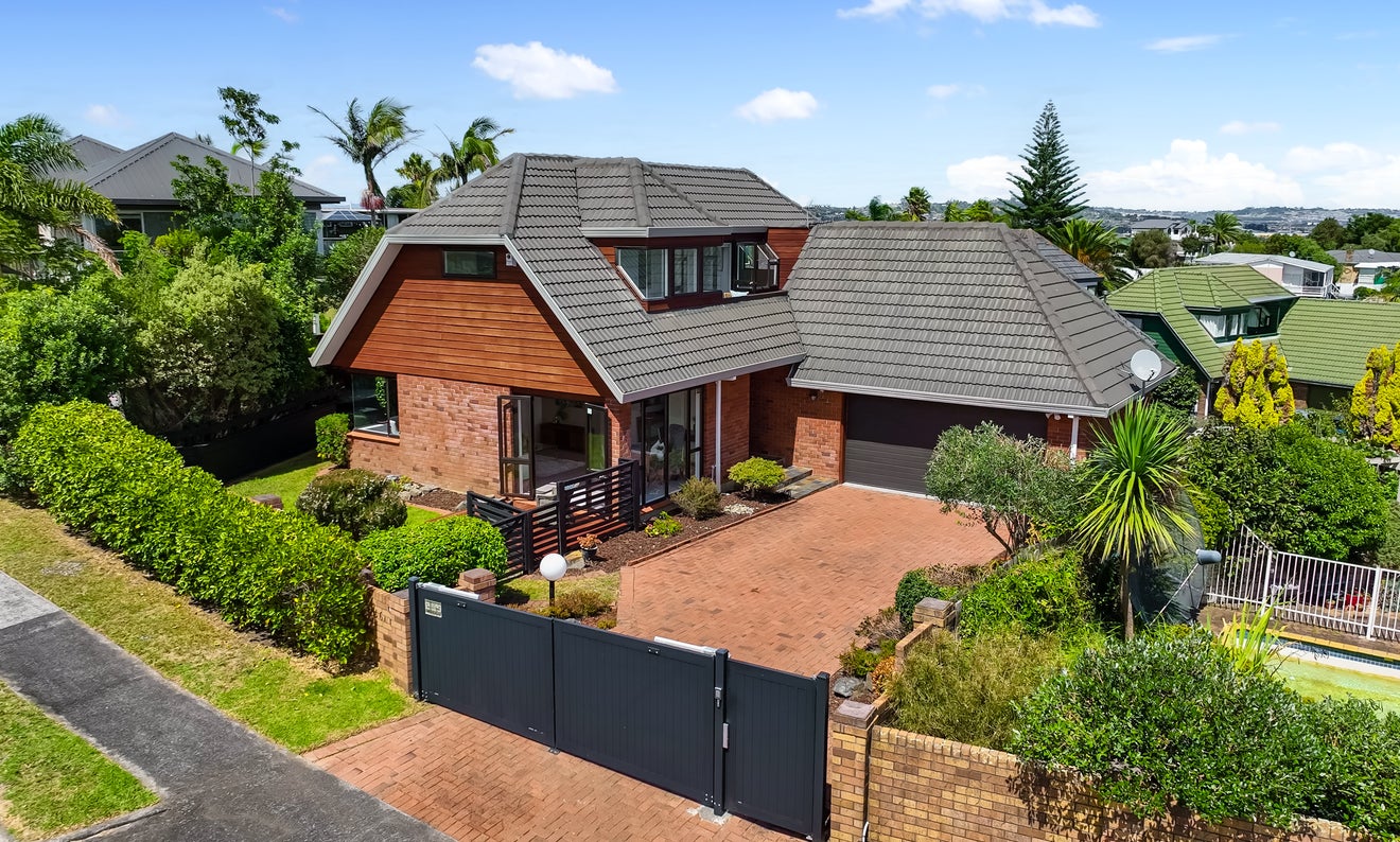 5/6 McCahill Views, Botany Downs, Auckland - Carousel 2