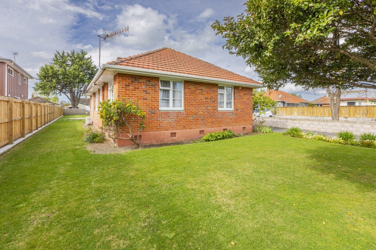 42 Barker Road, Marewa, Napier - Carousel 14