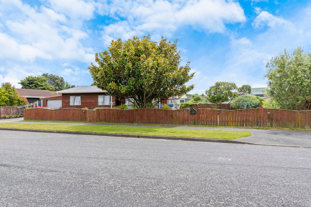 105 Queens Road, Waikanae Beach, Waikanae - Carousel 14