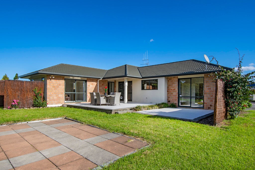23 Chatsfield Place, Kamo, Whangarei - Carousel 1