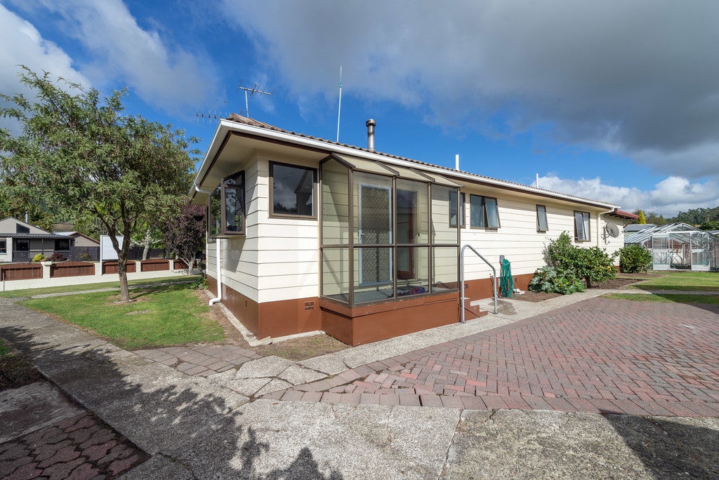 10 Streamdale Place, Ngongotaha, Rotorua - Carousel 2