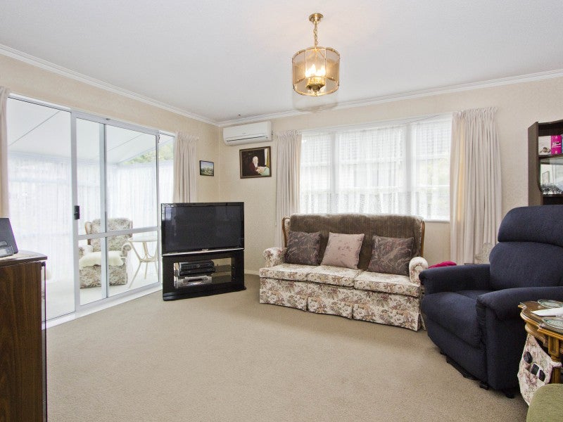51 Stanley Street, Wainuiomata, Lower Hutt - Carousel 2