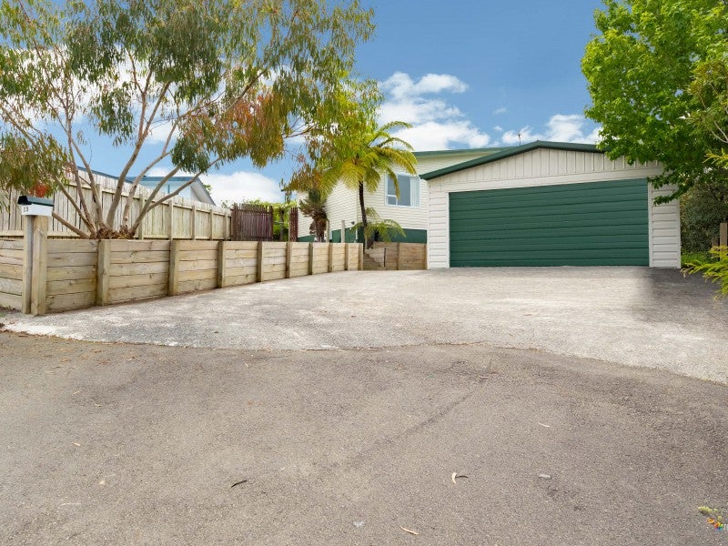 13 Radiata Grove, Brown Owl, Upper Hutt - Carousel 20
