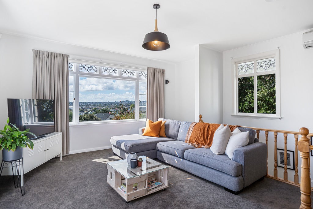 18 Ruarangi Road, Mount Albert, Auckland - Carousel 2