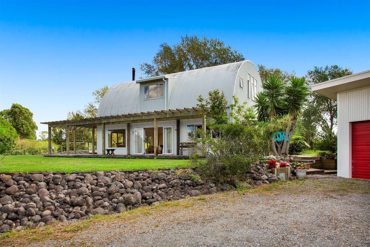 812 Carrington Road, Hurworth, New Plymouth - Carousel 1