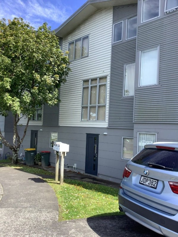 6/15 Andersons Road, Oteha, Auckland - Carousel 1