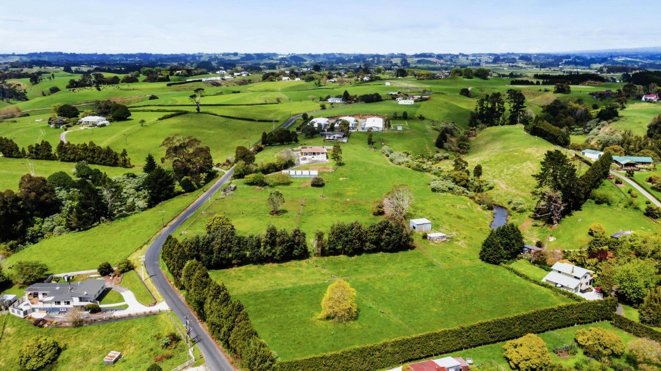 200 Paraite Road, Paraite, New Plymouth - Carousel 32