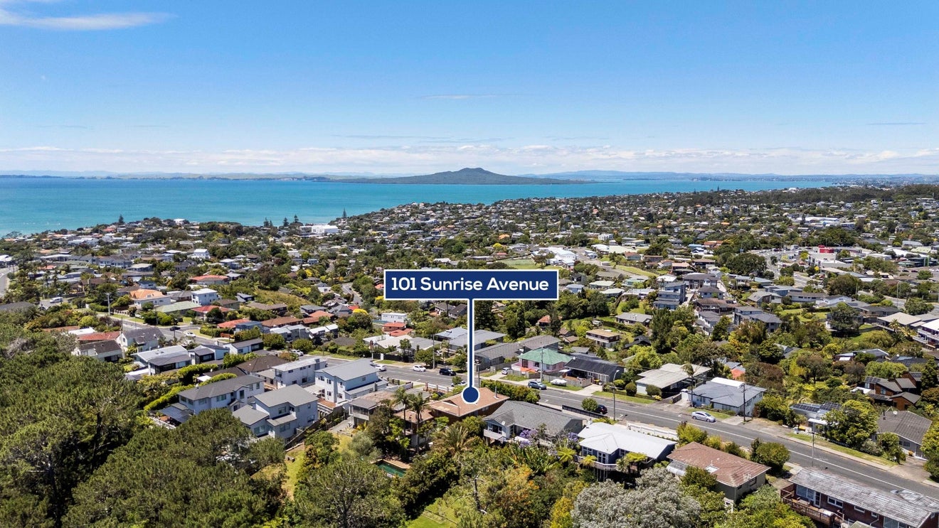 101 Sunrise Avenue, Murrays Bay, Auckland - Carousel 35
