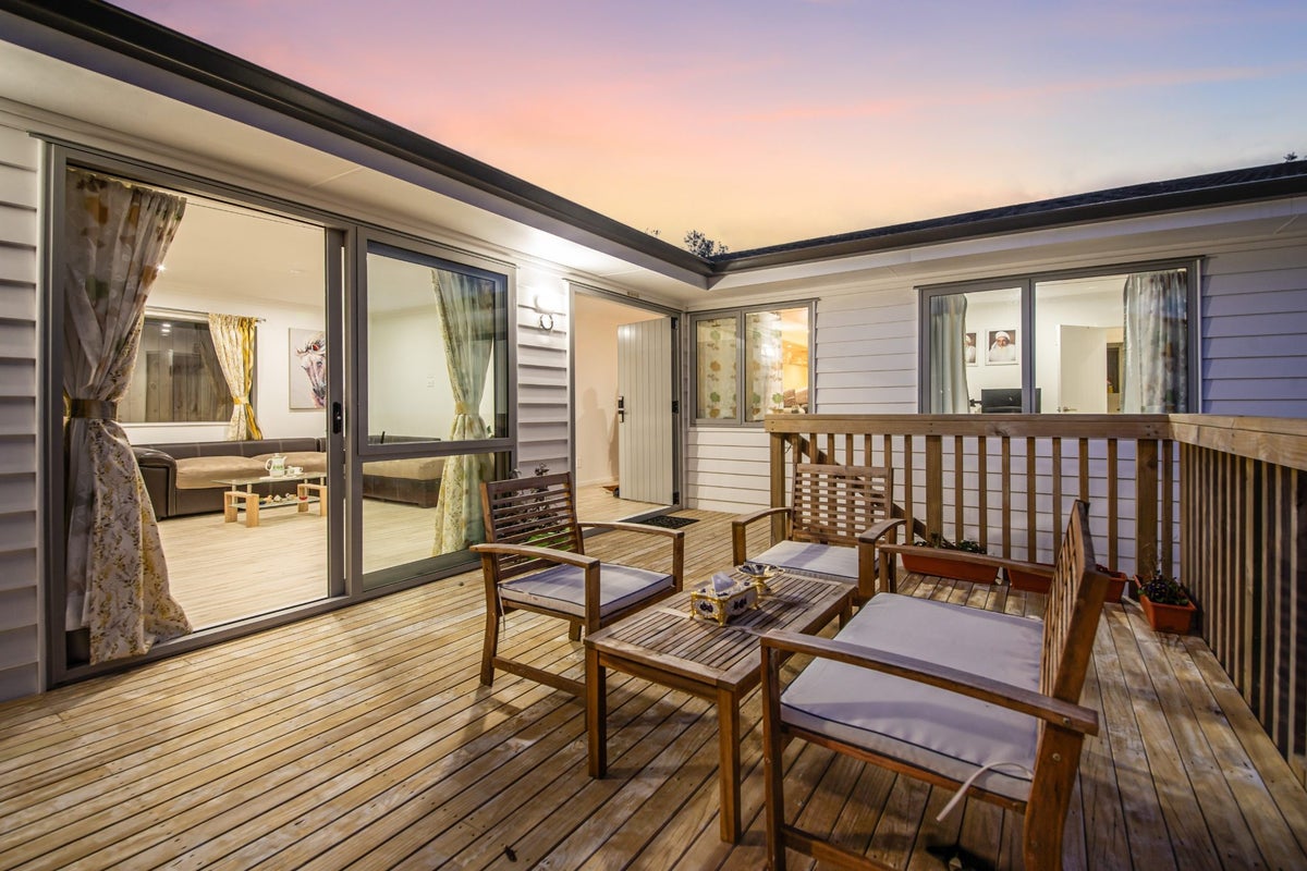 31 Helleur Road, Massey, Auckland - Carousel 2