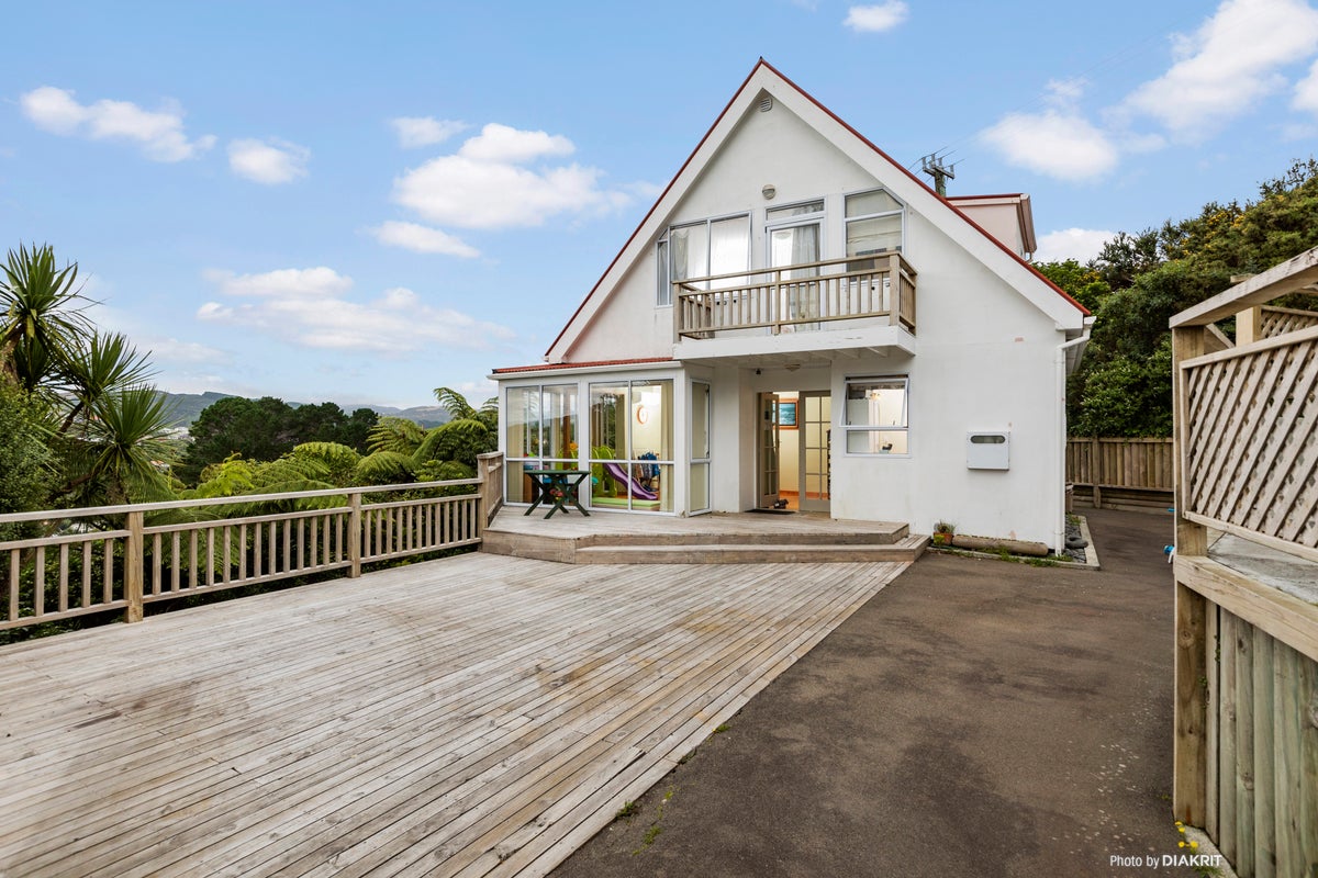113 Percy Dyett Drive, Karori, Wellington - Carousel 1