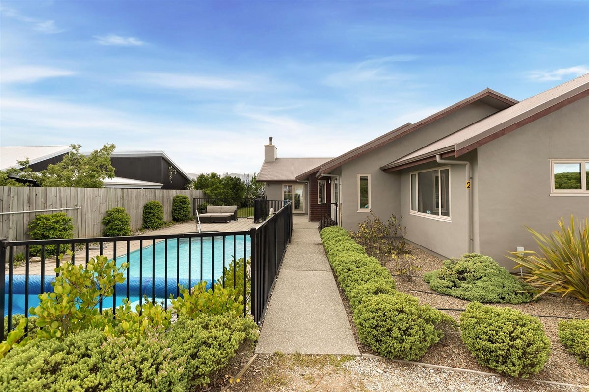 2 Ash Avenue, Albert Town, Wanaka - Carousel 2