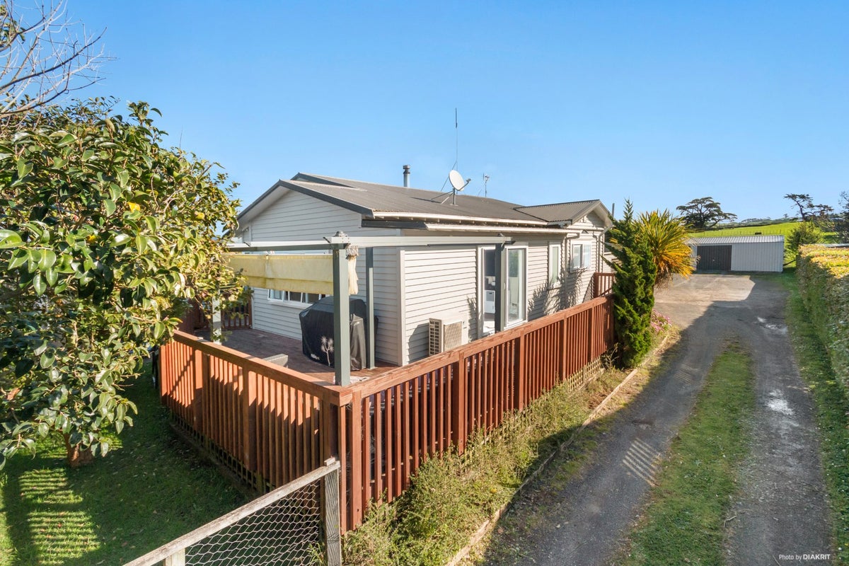 24 Hoods Landing Road, Waiuku - Carousel 1