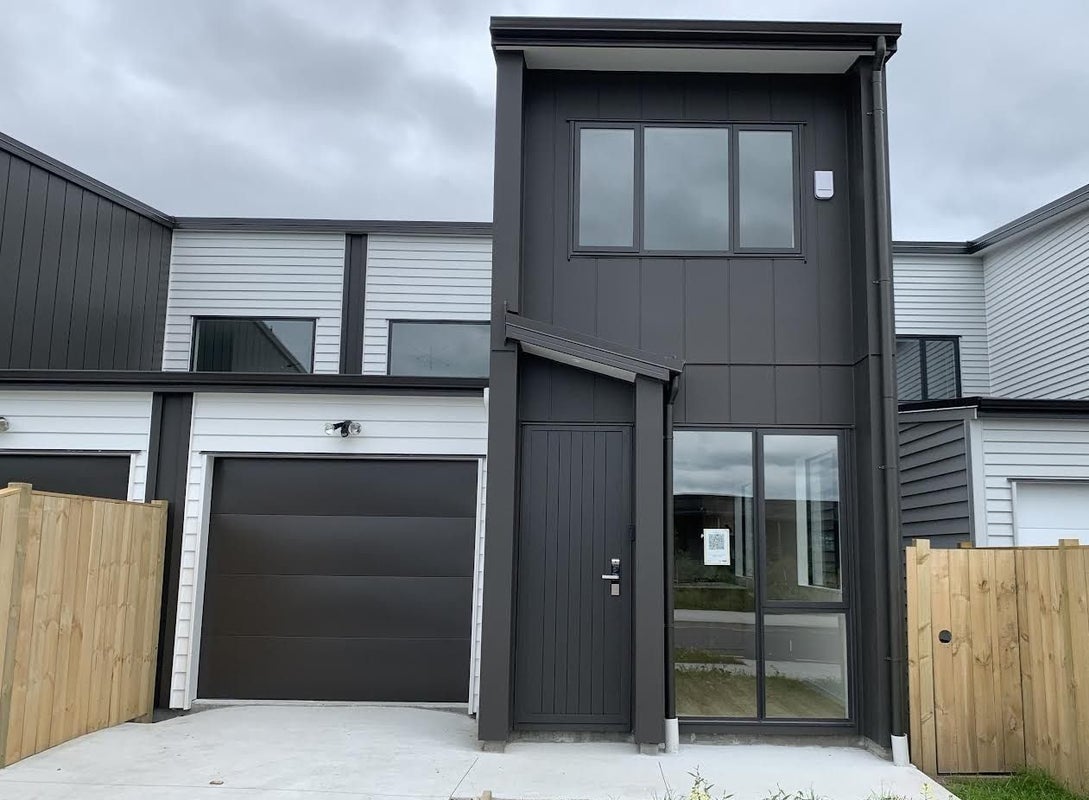 41 Kaha Road, Takanini, Auckland - Carousel 1
