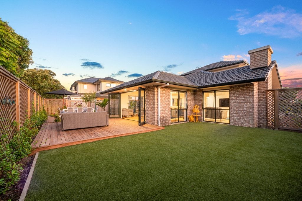 25 Cellarmans Street, Te Atatu Peninsula, Auckland - Carousel 2