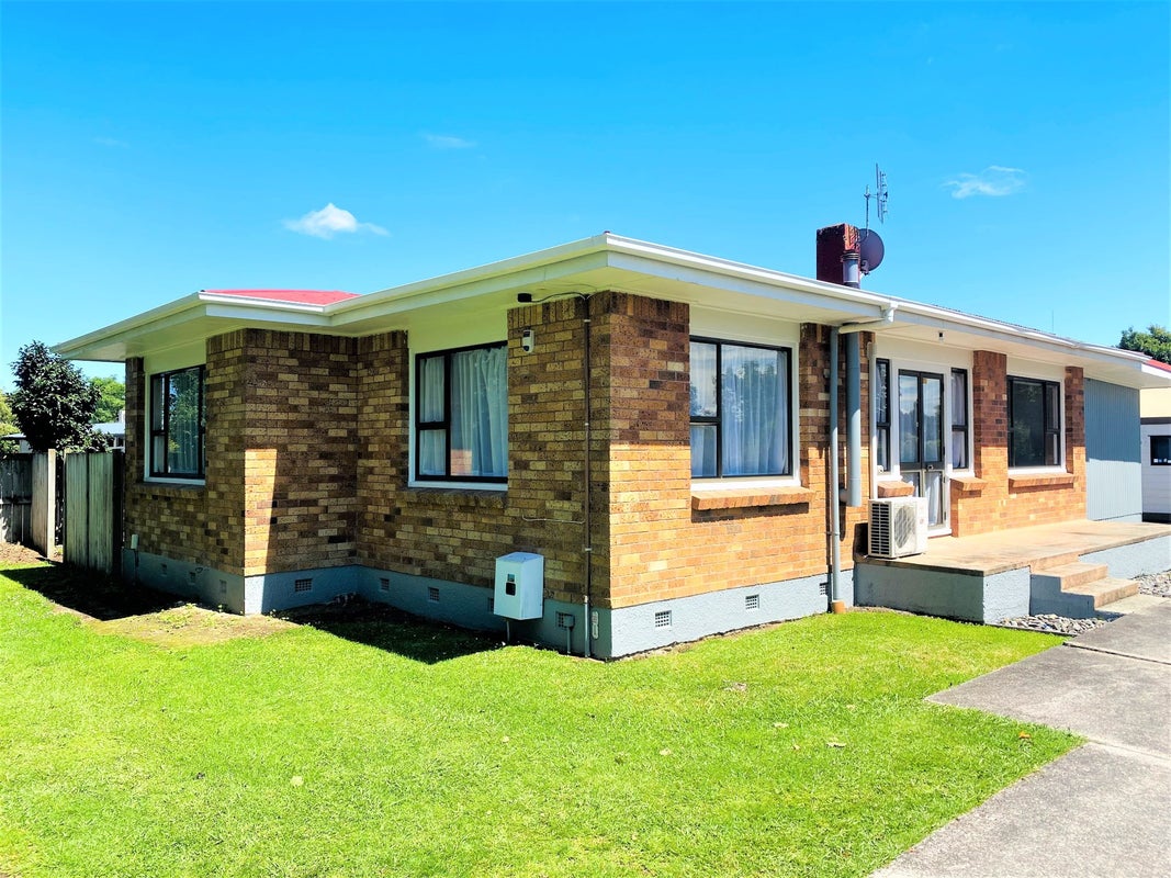 269 Clarkin Road, Fairfield, Hamilton - Carousel 1