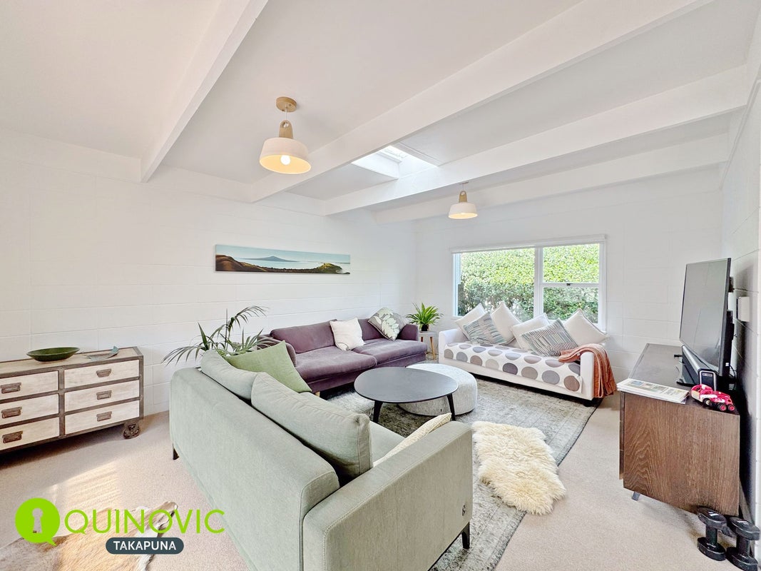 2/10 Rodney Road, Northcote Point, Auckland - Carousel 2