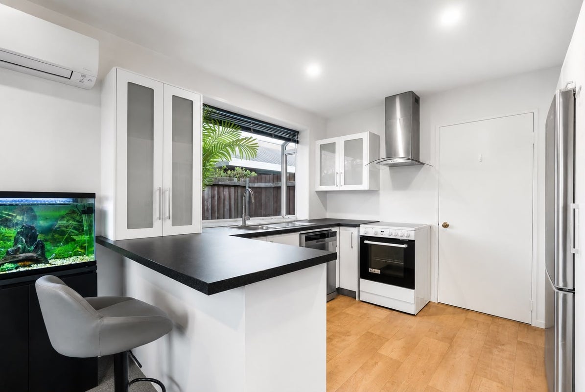 1/10 Argo Place, Casebrook, Christchurch - Carousel 2
