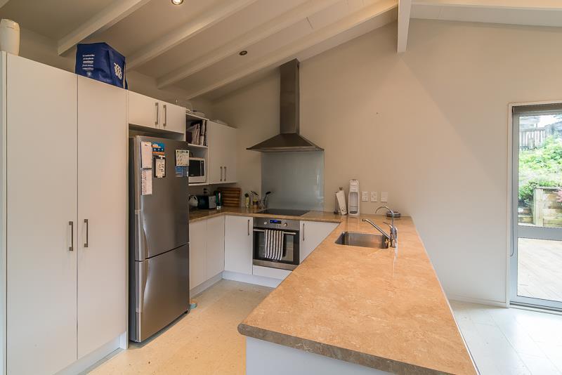 29 William Street, Waikanae Beach, Waikanae - Carousel 1