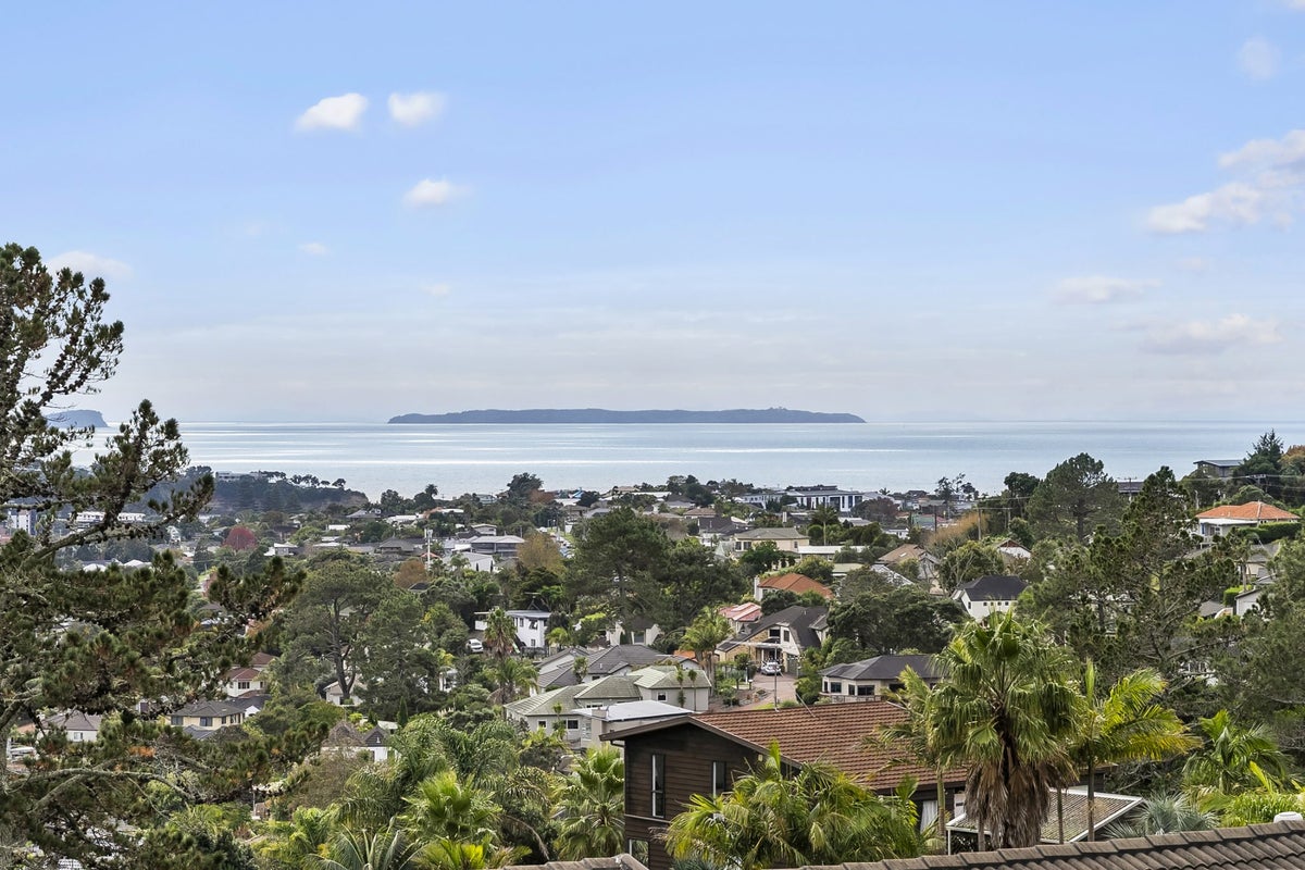 302/525B East Coast Road, Browns Bay, Auckland - Carousel 2