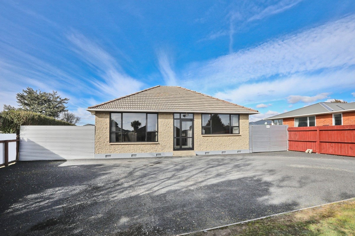 11 Rothesay Place, Rockdale, Invercargill - Carousel 1