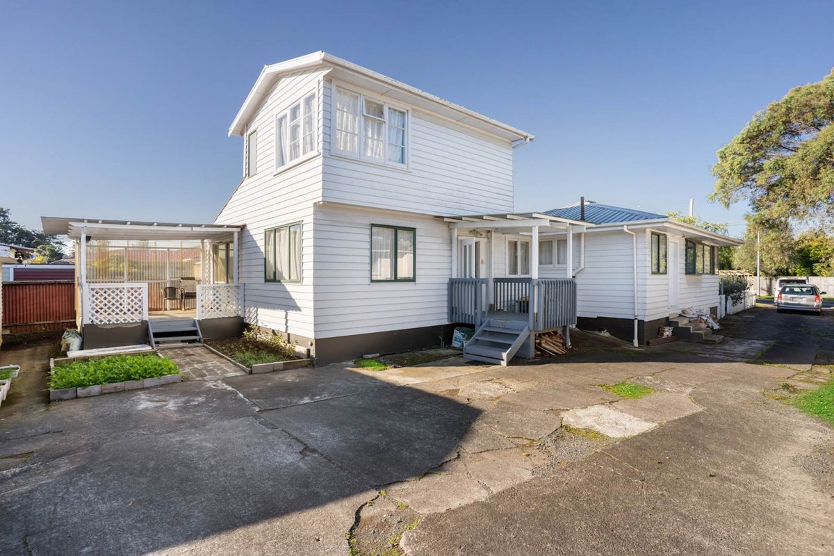 1/7 Millen Ave, Pakuranga, Manukau - Carousel 35