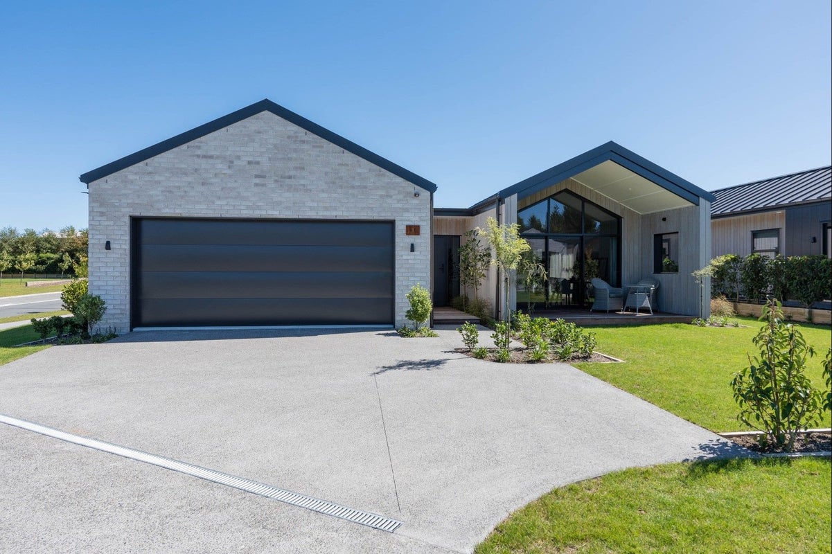 1 Sorrento Drive, Rangatira Park, Taupo - Carousel 1