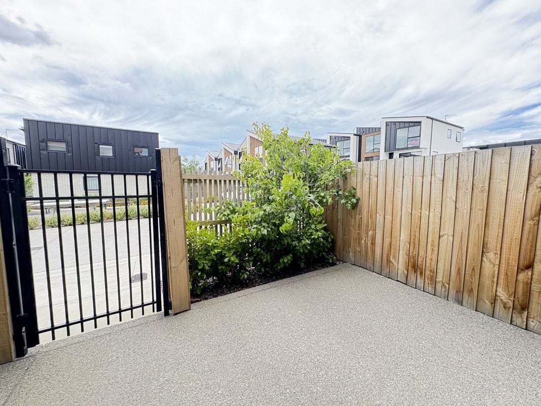 11/321 Lincoln Road, Addington, Christchurch - Carousel 7