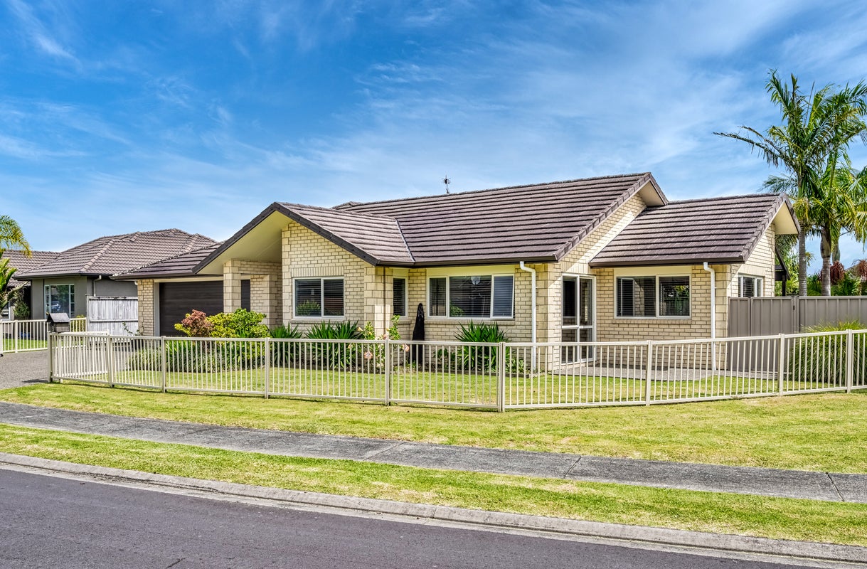 3 Elwyn Close, Flat Bush, Auckland - Carousel 2