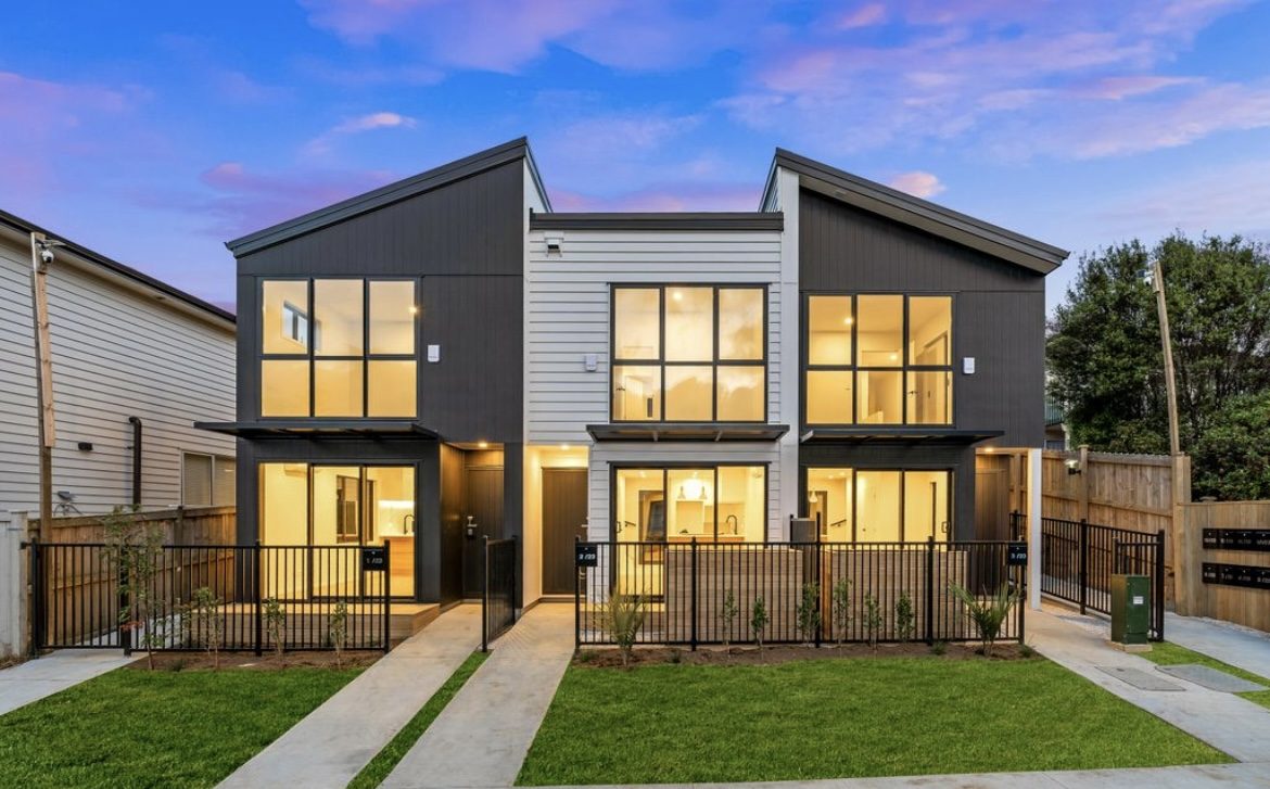11/23 Tudor Road, Henderson, Auckland - Carousel 1
