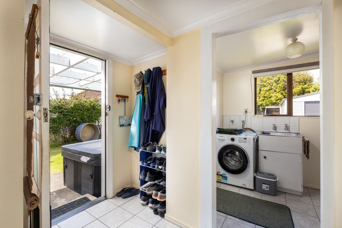 63 Omata Road, Marfell, New Plymouth - Carousel 20