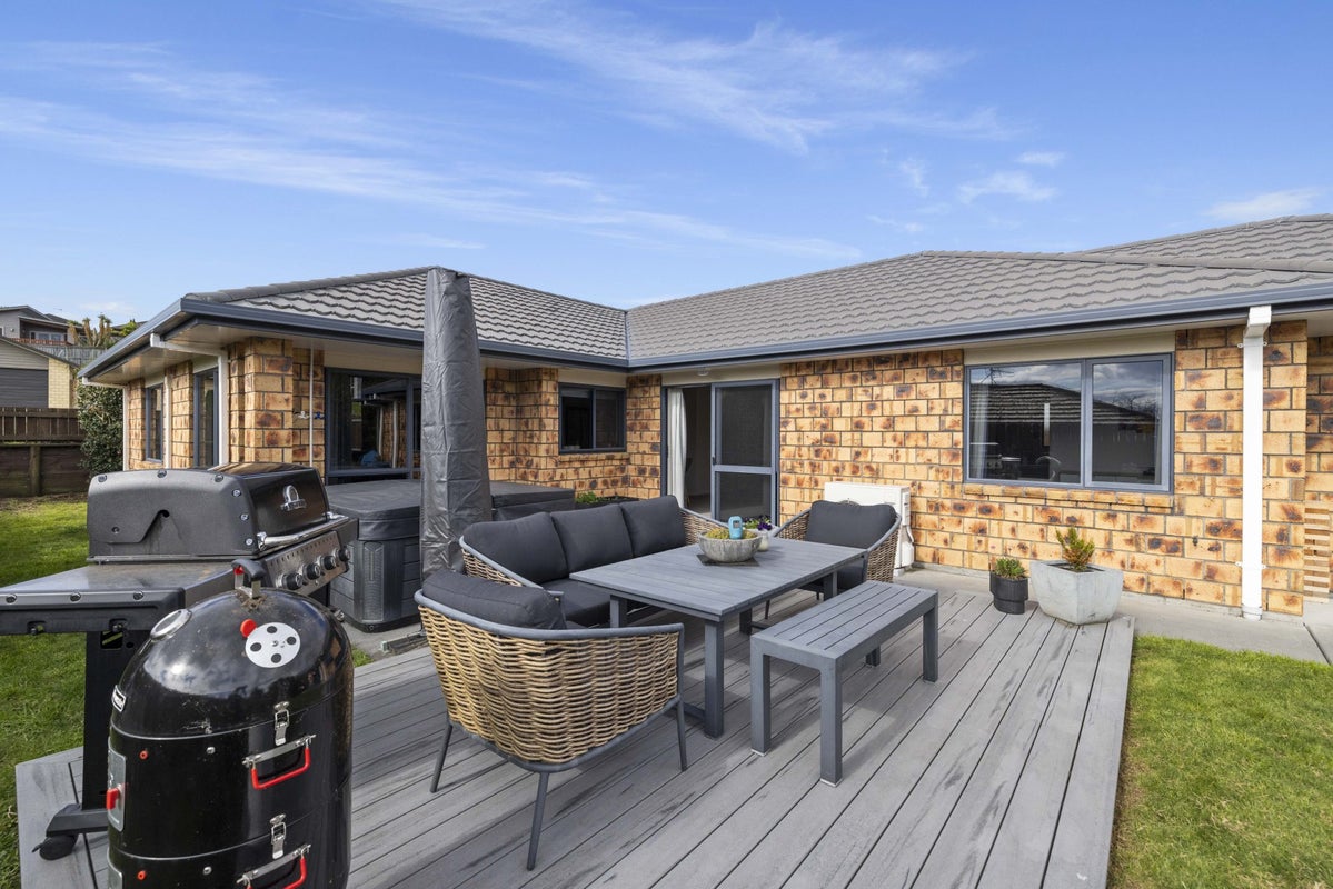 44 Falcon Drive, Welcome Bay, Tauranga - Carousel 2