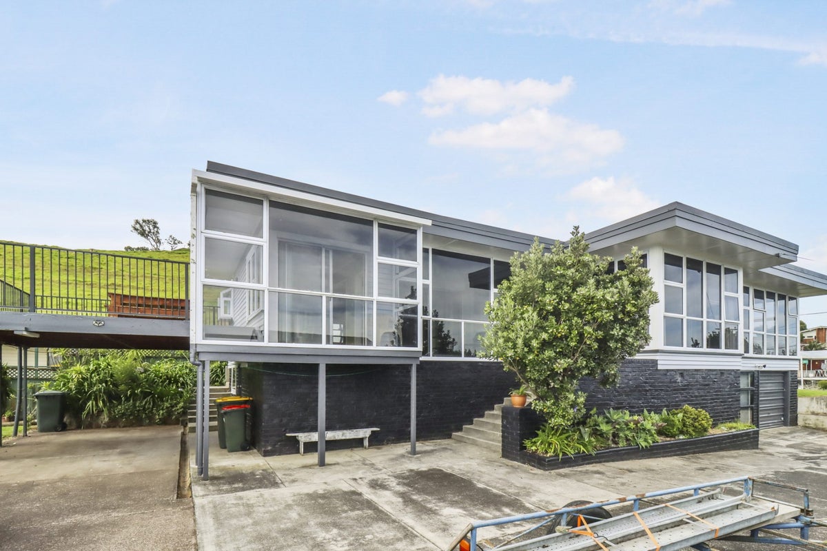 31 Scott Avenue, Mangere Bridge, Auckland - Carousel 2