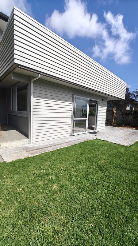 15 Burnside Court, Rosedale, Auckland - Carousel 2