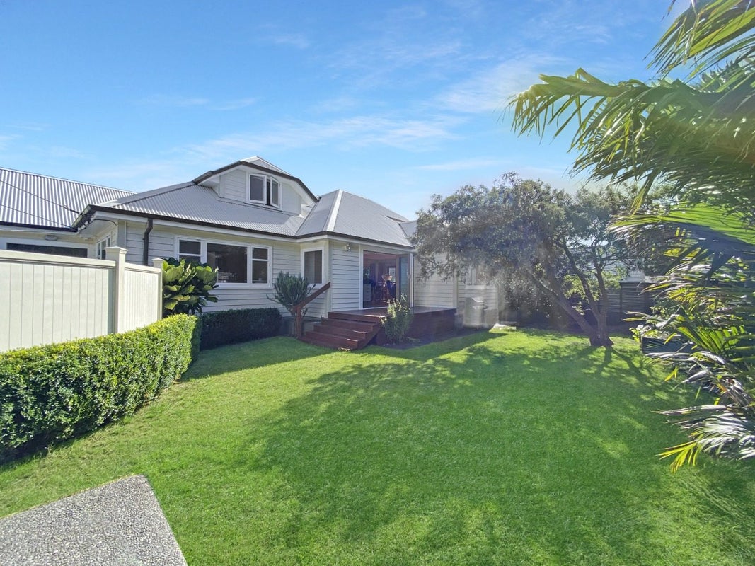 12 Hector Street, Seatoun, Wellington - Carousel 2