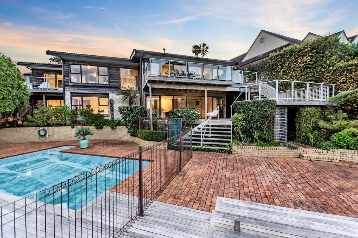 24 Vista Crescent, Glendowie, Auckland - Carousel 1