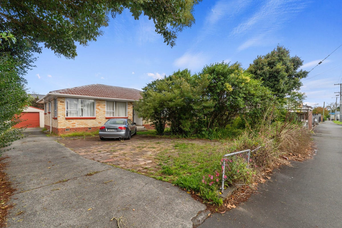 77 Normandy Avenue, Melville, Hamilton - Carousel 1
