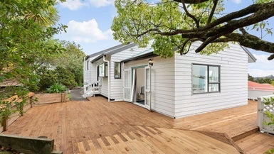6 Anne McLean Drive, Bayview, Auckland - Carousel 1