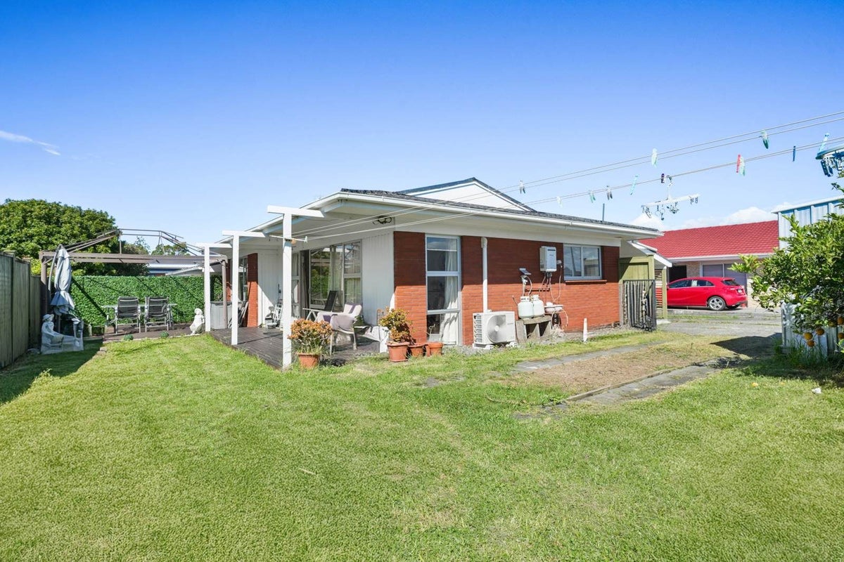 1/162 Pigeon Mountain Road, Half Moon Bay, Auckland - Carousel 1