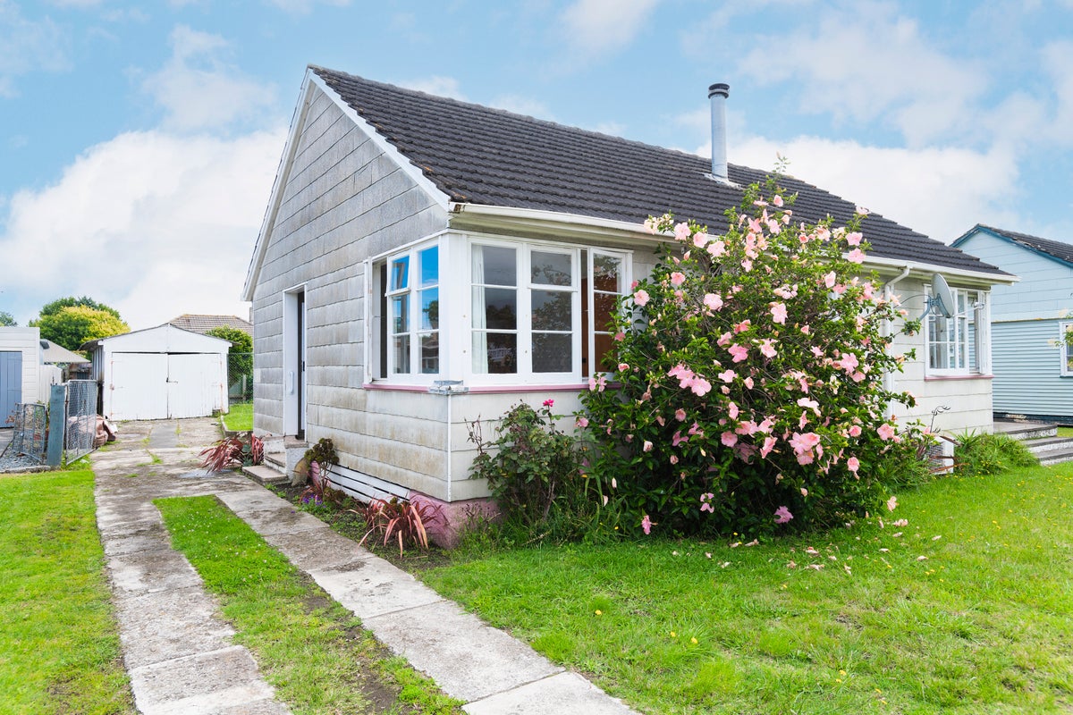 690 Childers Road, Elgin, Gisborne - Carousel 1