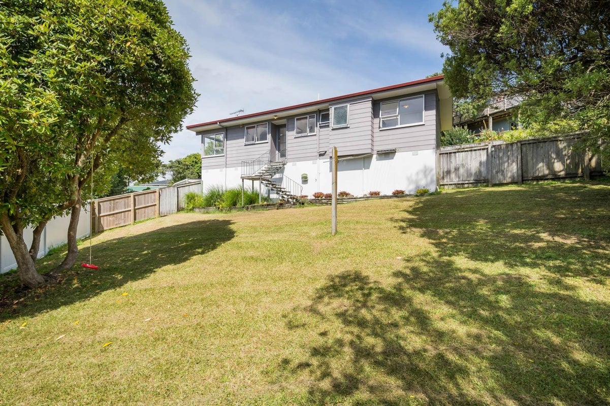 21 Erica Road, Sunnynook, Auckland - Carousel 16