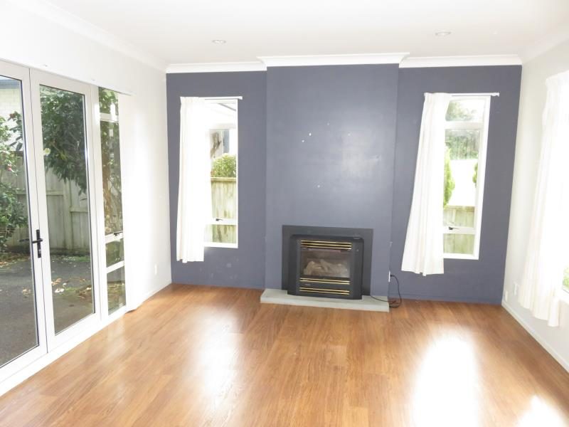 10 Chippenham Grove, Churton Park, Wellington - Carousel 2