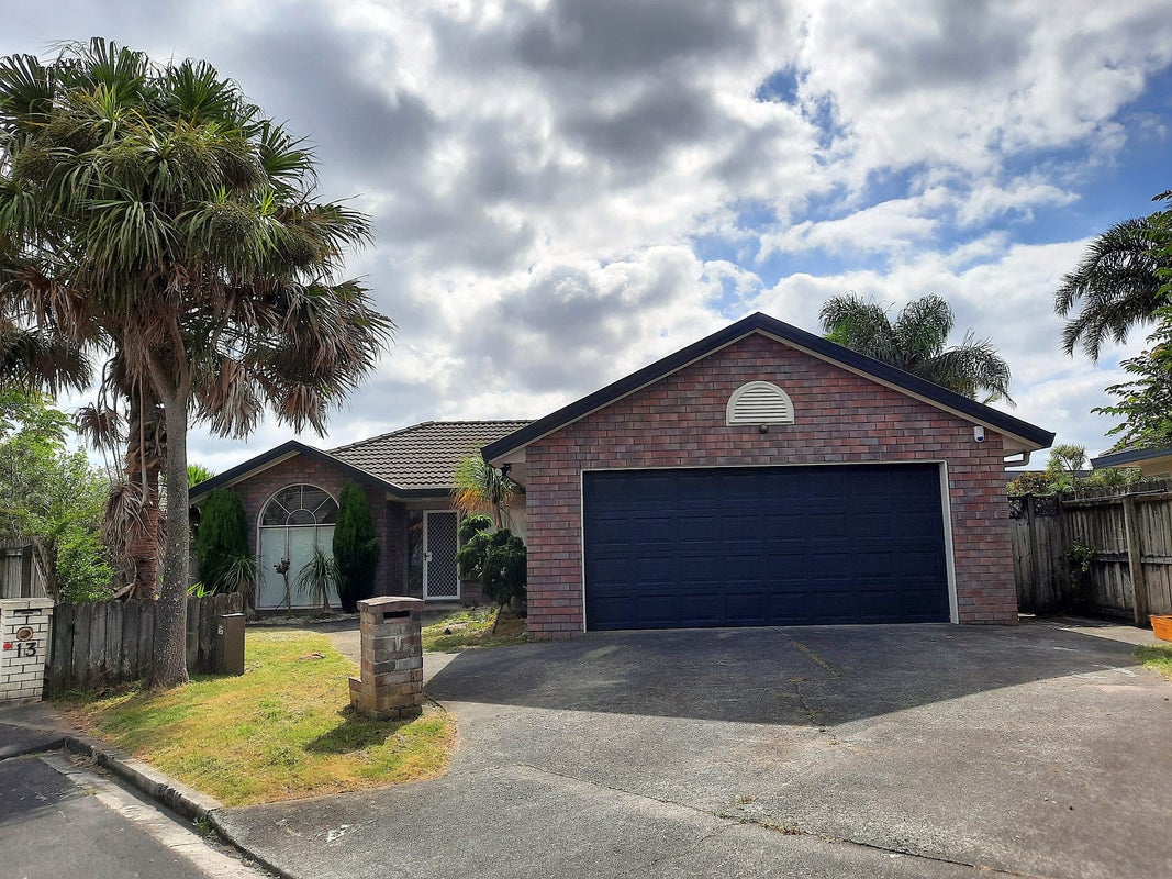 11 Corfield Way, Burswood, Auckland - Carousel 1
