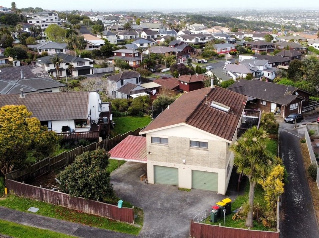 43 Goodwood Drive, Goodwood Heights, Auckland - Carousel 1