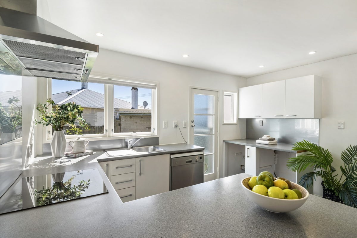 3/67 Vauxhall Road, Devonport, Auckland - Carousel 1