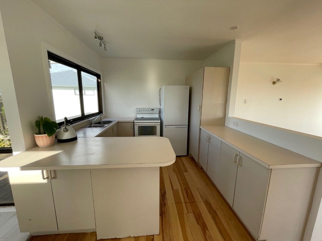 1B Verbena Road, Birkdale, Auckland - Carousel 2