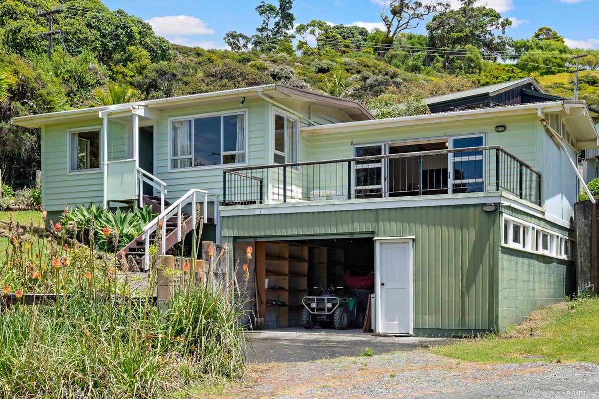 7 Barron Lane, Whananaki, Hikurangi - Carousel 2