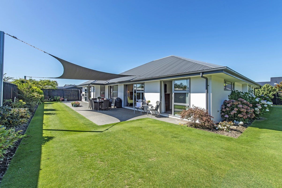 21 Carnaveron Drive, Lincoln, Lincoln - Carousel 34