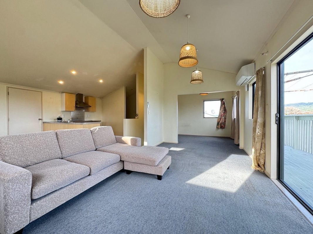 36 Morere Street, Titahi Bay, Porirua - Carousel 2