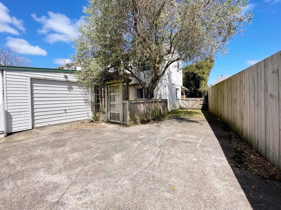4/13 Campbell Road, Takapuna, Auckland - Carousel 13